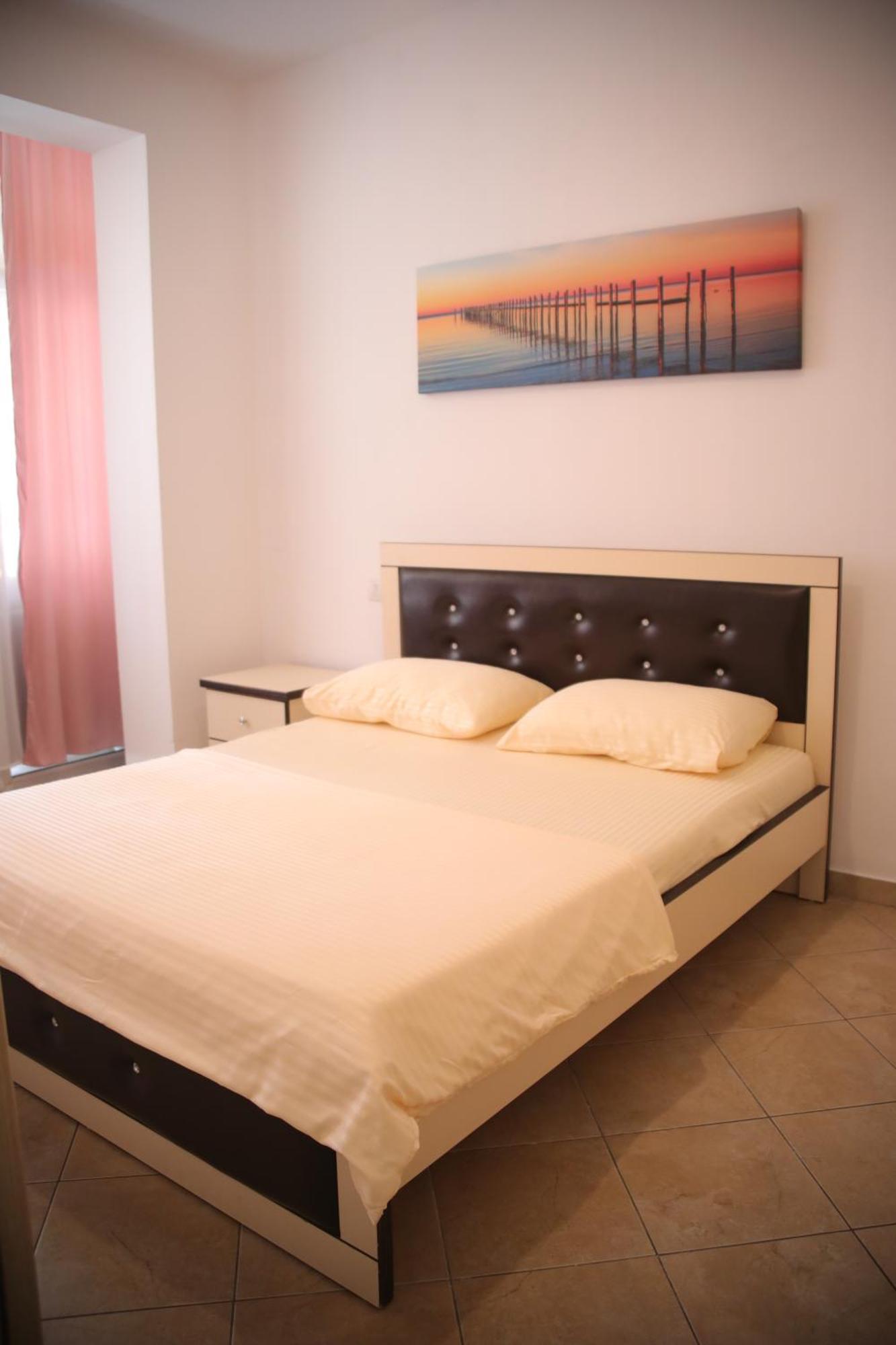 Pleasant Apartment With Free Dedicated Parking In Komuna E Parisit تيرانا المظهر الخارجي الصورة